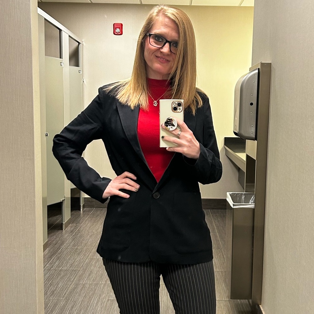 Meet your Posher, Delesa